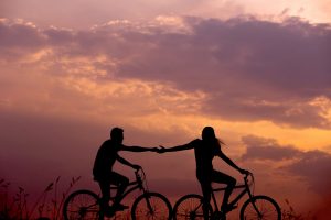 couple on bikes